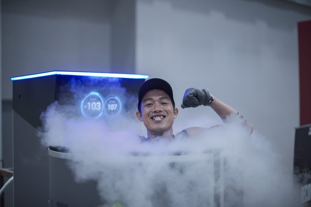 kiểm tra điện thông gió và cảm biến oxy trong phòng Cryotherapy