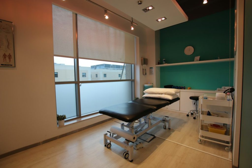 Không gian vật lý trị liệu minh họa quy trình phối hợp phục hồi thể thao