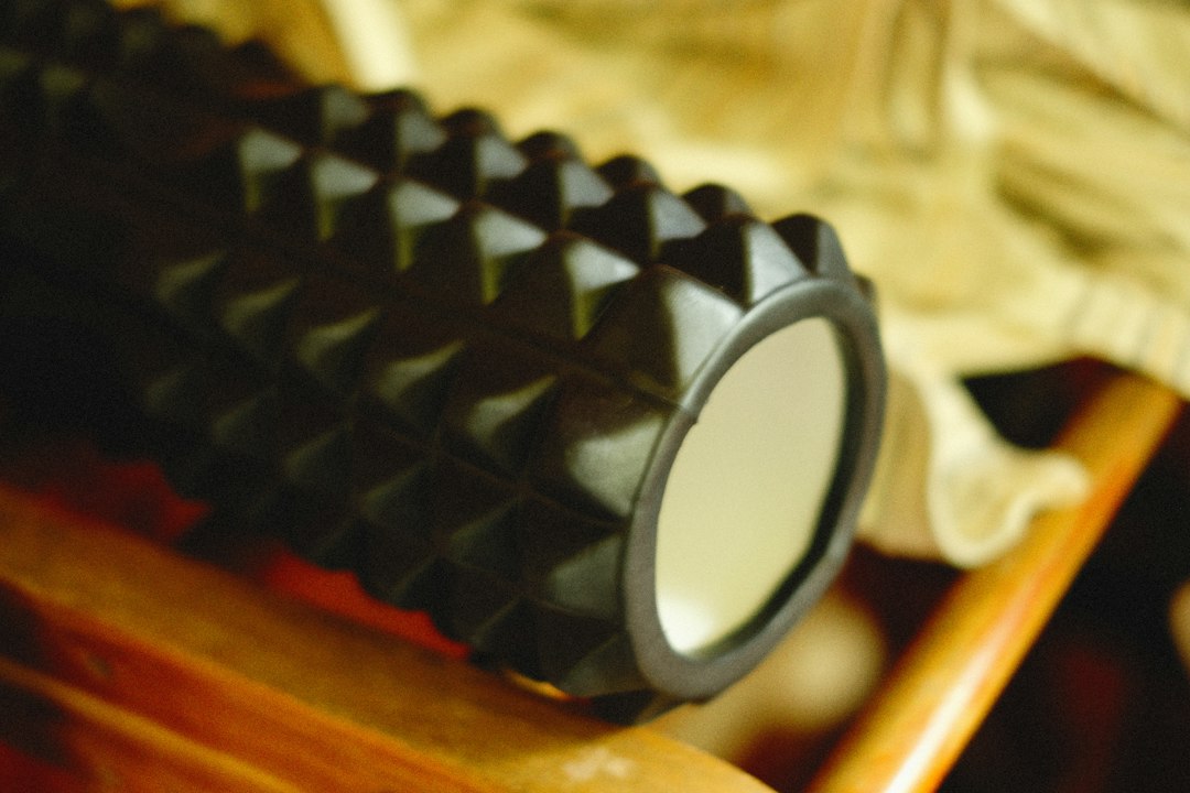 Foam rolling và massage phục hồi: hiệu quả, giới hạn và cách chọn